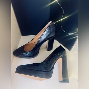 Jessica Simpson •Baddie Girl• Black Croc Embossed •Block Heel •Platform Pumps